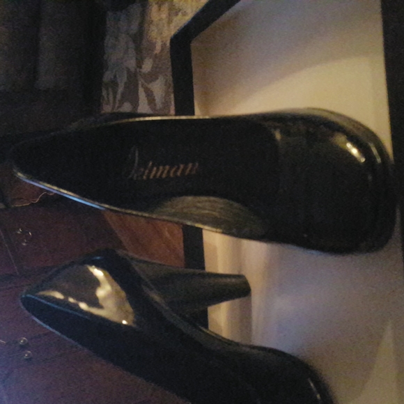 Delman shoes - Picture 3 of 5
